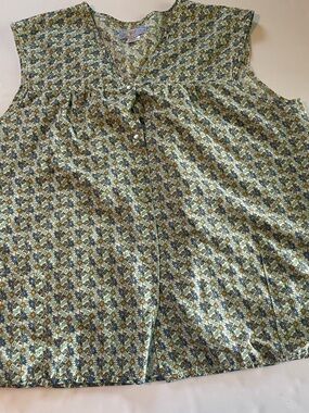 Vintage Moon Dance Sleeveless Floral Button-Front Top in Mint, Blue & Mustard